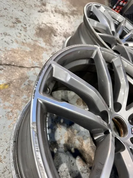 [전주 휠복원 첨단타이어] BMW 530i 18인치 g30 순정휠⇨블랙유광으로 휠복원 김제익산군산휠복원,대전휠복원,광주휠복원,경남경북휠복원,충남충북휠복원,서천대천휠복원 / 전주