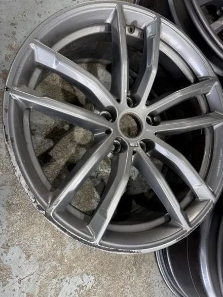 [전주 휠복원 첨단타이어]BMW 520d 순정 18인치 도장휠⇨블랙유광으로 휠복원 김제익산군산휠복원,대전휠복원,광주휠복원,전북전남휠복원,충남충북휠복원,경남경북휠복원,휠타이어,휠튜닝 / 전주