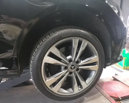 [첨단타이어] 벤츠E300 순정18인치 휠복원+ 브릿지스톤245/40R18 / 전주