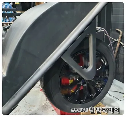 [전주휠복원 첨단타이어] 올뉴쏘렌토 순정19인치 크롬휠->더뉴쏘렌토 블랙유광휠복원 +중고타이어 조합! 정읍휠,익산김제군산휠,순창남원휠복원,대전휠광주휠복원,충북충남휠,전주자동차튜닝 / 전주