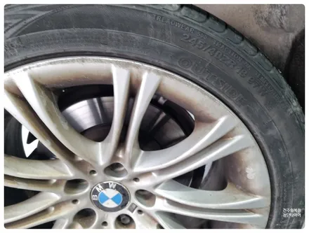 [전주 휠복원 첨단타이어] BMW528i 순정18인치 휠스크래치+휠크랙발생-> BMW5시리즈 순정18인치 블랙크롬 커스텀 휠복원+2454018 라우펜타이어 조합, 김제익산군산휠복원 / 전주