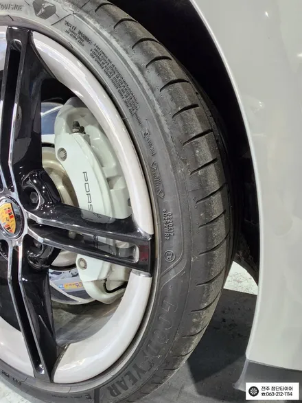 [전주김제 휠복원 첨단타이어] 포르쉐 타이칸 컨티네탈 265/35R21 305/30R21 타이어 장착 휠도색 광주 휠복원 대전휠복원 정읍익산김제휠복원, 군산휠복원,충남충북휠복원 / 전주