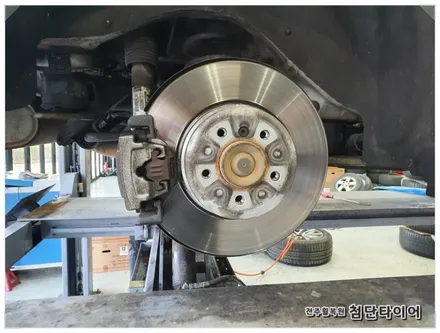 [전주휠복원 첨단타이어] BMWX6 순정20인치 -> 블랙유광휠복원(휠도색+캘리퍼전용 우레탄도색+ 피넬리 / 전주