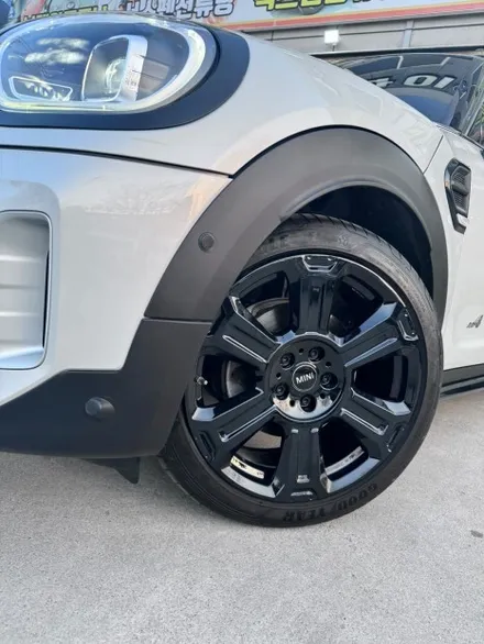 [전주 휠복원 첨단타이어] BMW 미니 컨트리맨 19인치 순정 컷팅휠 ⇨ 블랙유광으로 휠복원 김제익산군산휠복원,대전휠복원,광주휠복원,충남충북휠복원,여수목포휠복원,경남경북휠복원 / 전주