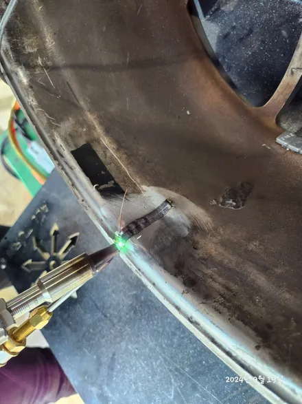 [전주 휠복원/휠수리 첨단타이어] 르노삼성 SM7 18인치 사제휠 크랙수리 \'레이저용접\' 전주휠수리,휠크랙,휠굴절,휠튜닝,인치업튜닝,커스텀휠복원,캘리퍼도색,브레이크튜닝,휠타이어 / 전주