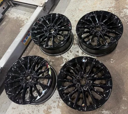 [전주 휠복원 첨단타이어]BMW 118d 순정 17인치 도장휠⇨블랙유광으로 휠복원 김제익산군산휠복원,대전휠복원,광주휠복원,대구휠복원,서천대천휠복원,여수목포휠복원,천안휠복원,휠타이어 / 전주
