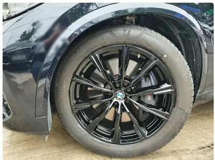 [첨단타이어 ]BMW X5 순정20인치 신품 컷팅휠->블랙유광휠복원 작업!전주휠복원,정읍휠 익산휠복원, 김제휠복원, 군산휠복원,남원휠,광주휠,충북충남휠,전남순천휠,대전휠 / 전주