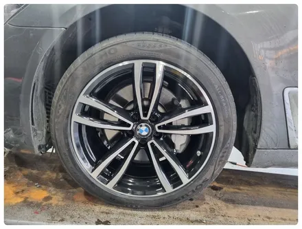 [전주 휠복원 첨단타이어] BMW730d 순정19인치 647M 휠스크래치+휠크랙발생->647M 순정19인치 블랙컷팅 커스텀 복원휠 교체!정읍익산김제휠복원, 군산광주대전휠복원튜닝 / 전주