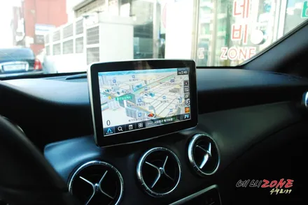 벤츠 CLA220 순정 모니터 8인치 네비 교체 작업
