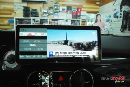 벤츠 GLK 12.3인치 모니터 교체 네비 매립