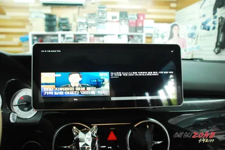 벤츠 GLK 12.3인치 모니터 교체 네비 매립