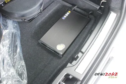 볼보 XC40 아이나비 QXD1 블랙박스 보조배터리
