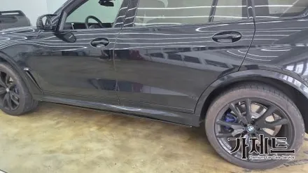 BMW X7 m60i 순정형 전동 사이드스텝 발판 설치장착 튜닝 시공