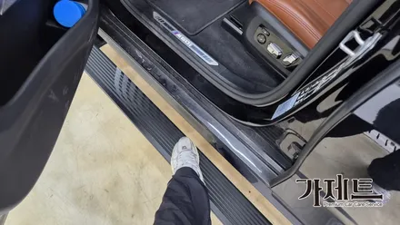 BMW X7 m60i 순정형 전동 사이드스텝 발판 설치장착 튜닝 시공