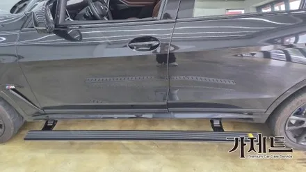 BMW X7 m60i 순정형 전동 사이드스텝 발판 설치장착 튜닝 시공
