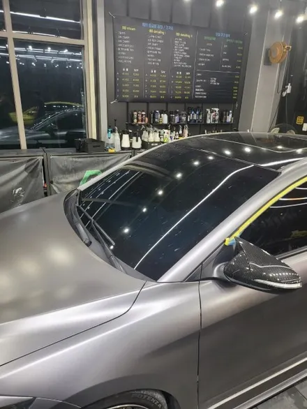 대구 썬팅 아반떼 AD 스포츠 글라스틴트 썬셋R 전체 시공 후 사틴그레이의 묵직한 날렵함과 은은한 반사필름에 매료되다 / 대구 북구 연경동