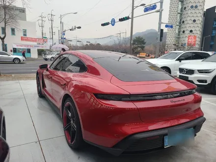 포르쉐 타이칸 ,정열적인 카민레드 실내PPF보호필름  시공기 / 부천 원미구 상동
