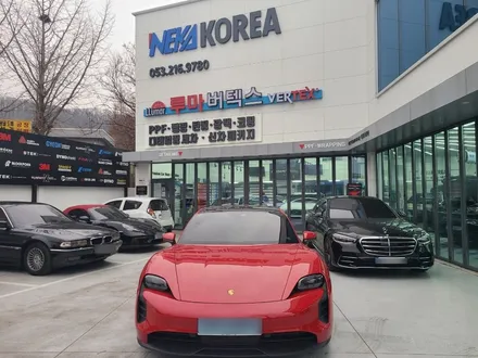 포르쉐 타이칸 ,정열적인 카민레드 실내PPF보호필름  시공기 / 부천 원미구 상동