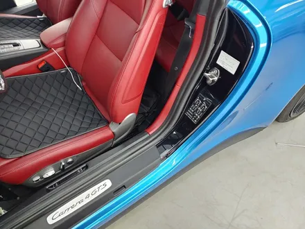 포르쉐 911 카레라 4 GTS 991 / 브라이트블루 전체랩핑 / 네카코리아 / 부천 원미구 상동