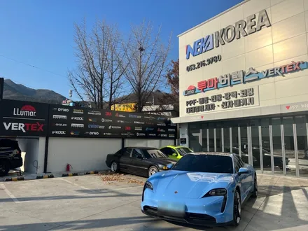 포르쉐 타이칸 , 스모키블루 전체랩핑 / 대구랩핑 / 부천 원미구 상동