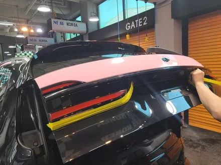 BMW X7 . 버블검 핑크랩핑. 에이버리고광택 .전체랩핑 / 부천 원미구 상동