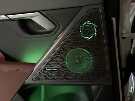 BMW 5시리즈 G60 1,2열 스피커 엠비언트와 2열 인터렉션바 시공으로 연동까지 깔끔하게 시공 / 천안시 동남구