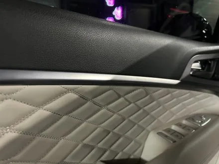 동찬 제네시스 G70 깔끔한 베이지 실내에 깔끔한 비노출 엠비언트로 마무리 하니 G80 부럽지 않네요~ / 천안시 동남구