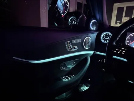 벤츠 W214 E250 송풍구 엠비언트 , 4D부메스터 , 미드레인지 스피커 시공으로 찐 벤츠실내분위기 연출하기 / 천안시 동남구