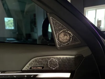 BMW 5시리즈 G60 1,2열 스피커 엠비언트와 2열 인터렉션바 시공으로 연동까지 깔끔하게 시공 / 천안시 동남구