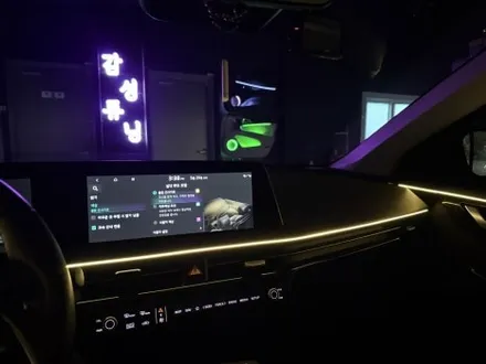 EV6 멋진 외관디자인을 자랑하지만 아쉬운 실내분위기ㅜㅜ 순정연동 엠비언트시공으로 실내 분위기까지 확 잡아보았습니다 / 천안시 동남구