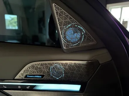BMW 5시리즈 G60 1,2열 스피커 엠비언트와 2열 인터렉션바 시공으로 연동까지 깔끔하게 시공 / 천안시 동남구