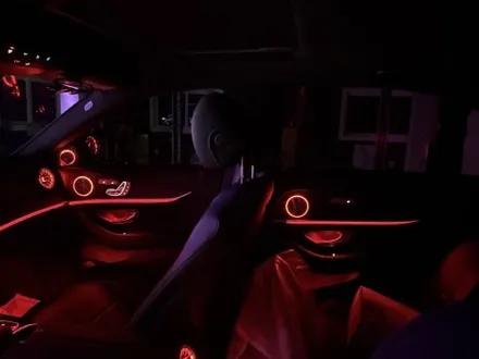 벤츠 W214 E250 송풍구 엠비언트 , 4D부메스터 , 미드레인지 스피커 시공으로 찐 벤츠실내분위기 연출하기 / 천안시 동남구