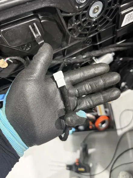 벤츠 W214 E250 송풍구 엠비언트 , 4D부메스터 , 미드레인지 스피커 시공으로 찐 벤츠실내분위기 연출하기 / 천안시 동남구