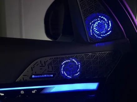 BMW G60 520I 베이스 모델 2열 인터렉션바시공 과 바우어앤윌킨스피커 엠비언트 시공으로 벤츠보다 화사해진 실내분위기 만들었습니다! / 천안시 동남구