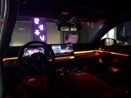 아산 BMW G60 530I 2열인터렉션바 시공으로 순정보다 더 순정같은 느낌으로 탈바꿈 / 천안시 동남구