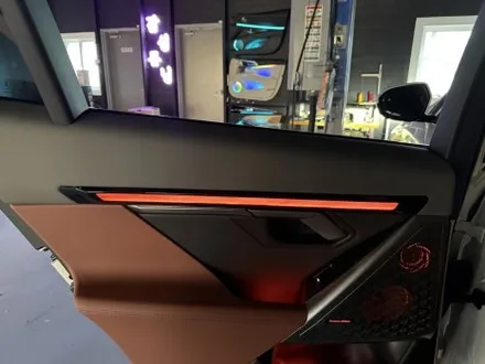 BMW 5시리즈 G60 1,2열 스피커 엠비언트와 2열 인터렉션바 시공으로 연동까지 깔끔하게 시공 / 천안시 동남구