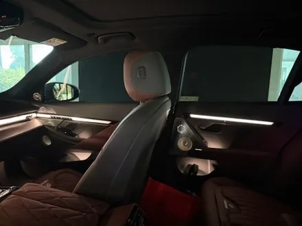 BMW 5시리즈 G60 1,2열 스피커 엠비언트와 2열 인터렉션바 시공으로 연동까지 깔끔하게 시공 / 천안시 동남구
