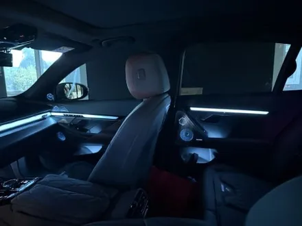 BMW 5시리즈 G60 1,2열 스피커 엠비언트와 2열 인터렉션바 시공으로 연동까지 깔끔하게 시공 / 천안시 동남구