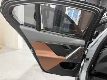 아산 BMW G60 530I 2열인터렉션바 시공으로 순정보다 더 순정같은 느낌으로 탈바꿈 / 천안시 동남구