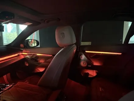 BMW 5시리즈 G60 1,2열 스피커 엠비언트와 2열 인터렉션바 시공으로 연동까지 깔끔하게 시공 / 천안시 동남구