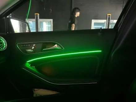 벤츠 GLA 기존 광섬유 엠비언트 제거하고 아크릴 엠비언트에 송풍구 엠비언트 까지 시공해드렸습니다. / 천안시 동남구