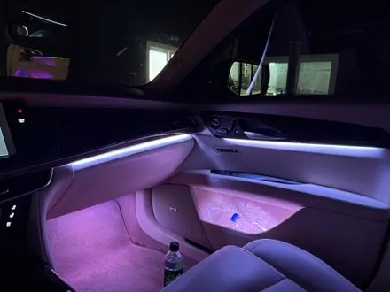 캐딜락 CT6 비노출 광량업 엠비언트 시공으로 더 밝아지고 화려해진 실내 / 천안시 동남구