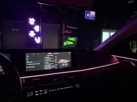 EV6 멋진 외관디자인을 자랑하지만 아쉬운 실내분위기ㅜㅜ 순정연동 엠비언트시공으로 실내 분위기까지 확 잡아보았습니다 / 천안시 동남구