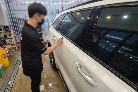 쏘렌토 썬팅, 은은한 반사감 레인보우 V90으로 스타일링 완료 / 전주 효자동