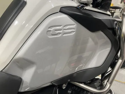 BMW R1200 바이크 PPF 카본 포인트 랩핑 구미 니트로 / 구미시 양호동