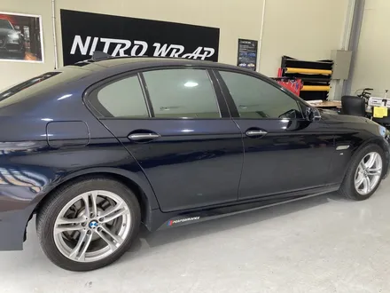 bmw 5시리즈 520d 사이드스텝 엠퍼포먼스 카본 스티커 랩핑 구미 니트로 / 구미시 양호동