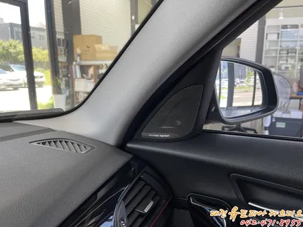 대전 카오디오 [BMW 118D] 없던 스피커가 생겼어요! 소리도 확실히 좋아졌어요!