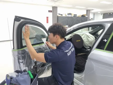썬팅 시공과 유리막 코팅 작업으로 깔끔하게 출고된 BMW 530e! / 대구 달서구 이곡동