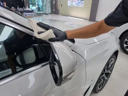 썬팅 시공과 유리막 코팅 작업으로 깔끔하게 출고된 BMW 530e! / 대구 달서구 이곡동