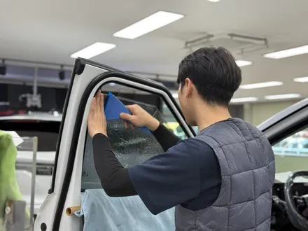 대구 카니발 썬팅 차바닥 엠보싱 장판 카매트 시공 둘 다 직접 잘 하는 곳. 브이쿨 K & 모빌하임 P2 / 대구 달서구 이곡동